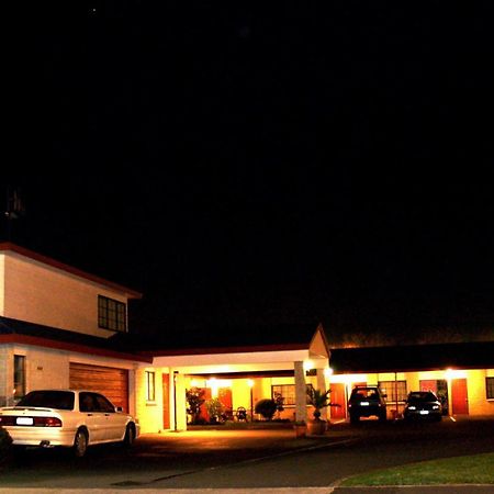 Bk'S Magnolia Motor Lodge Уонгануи Экстерьер фото