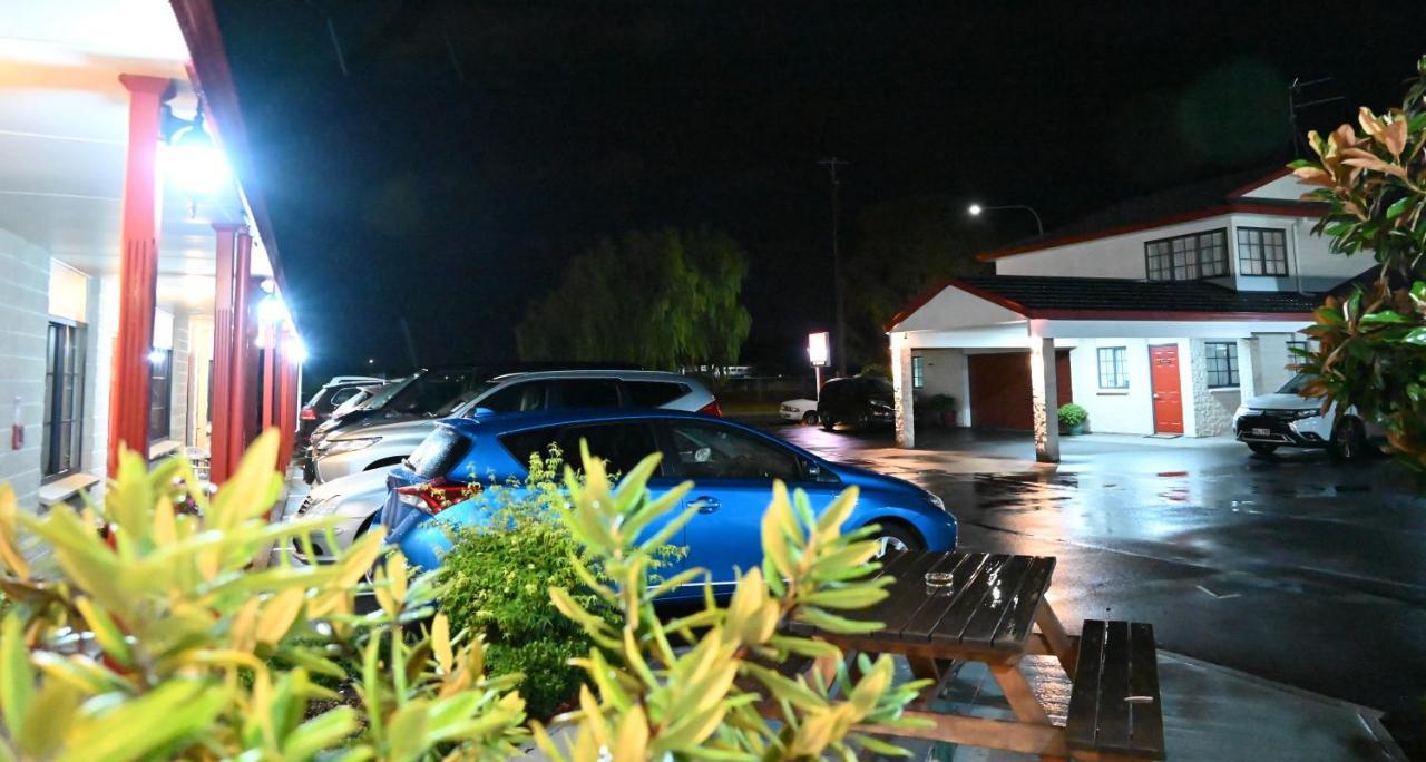 Bk'S Magnolia Motor Lodge Уонгануи Экстерьер фото